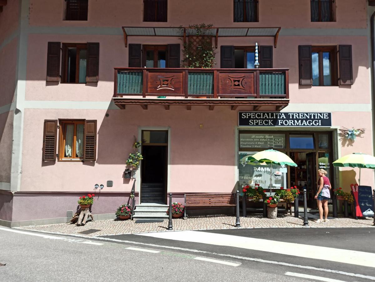 Apartamento La Casa Di Nonna Lia Dimaro Exterior foto